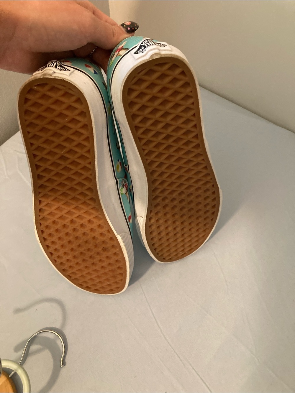 Vans Teal Cat & Beach Ball Canvas Sneakers BNWOT - Picture 3 of 4